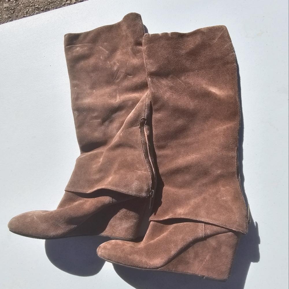 Elegant Over the Knee Suede Boots - Tan
